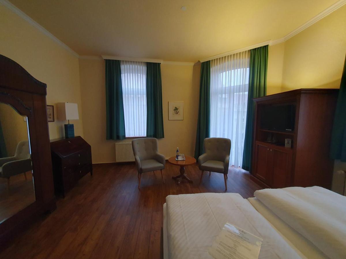 Hotel Fuerstenhof ราธนอว์ ภายนอก รูปภาพ